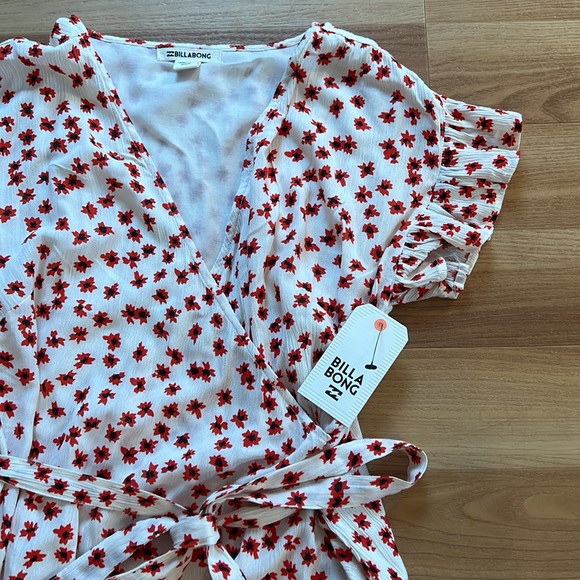 NWT Billabong wrap dress. Cap sleeve Medium - Picture 2 of 7